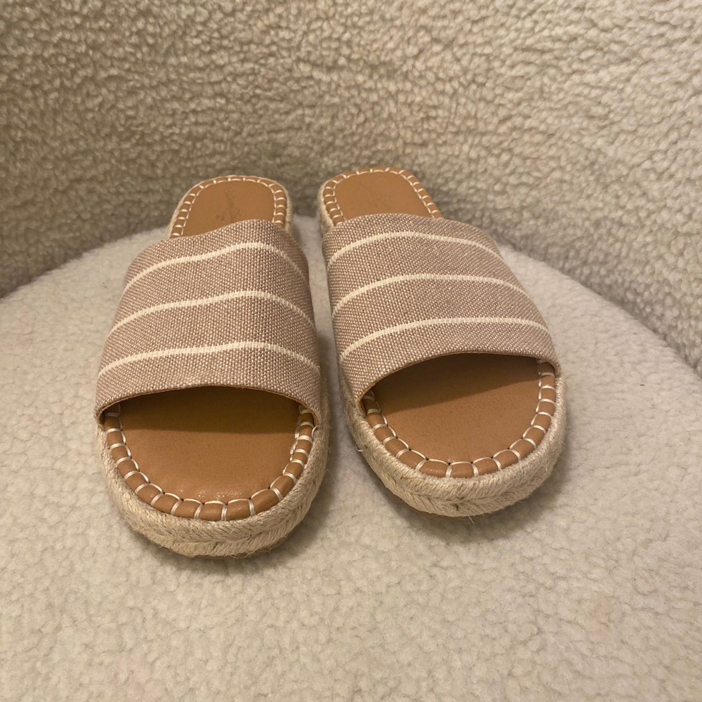Women's Universal Thread Espadrille Slides Tan/White Size 8.5 - Picture 2 of 5